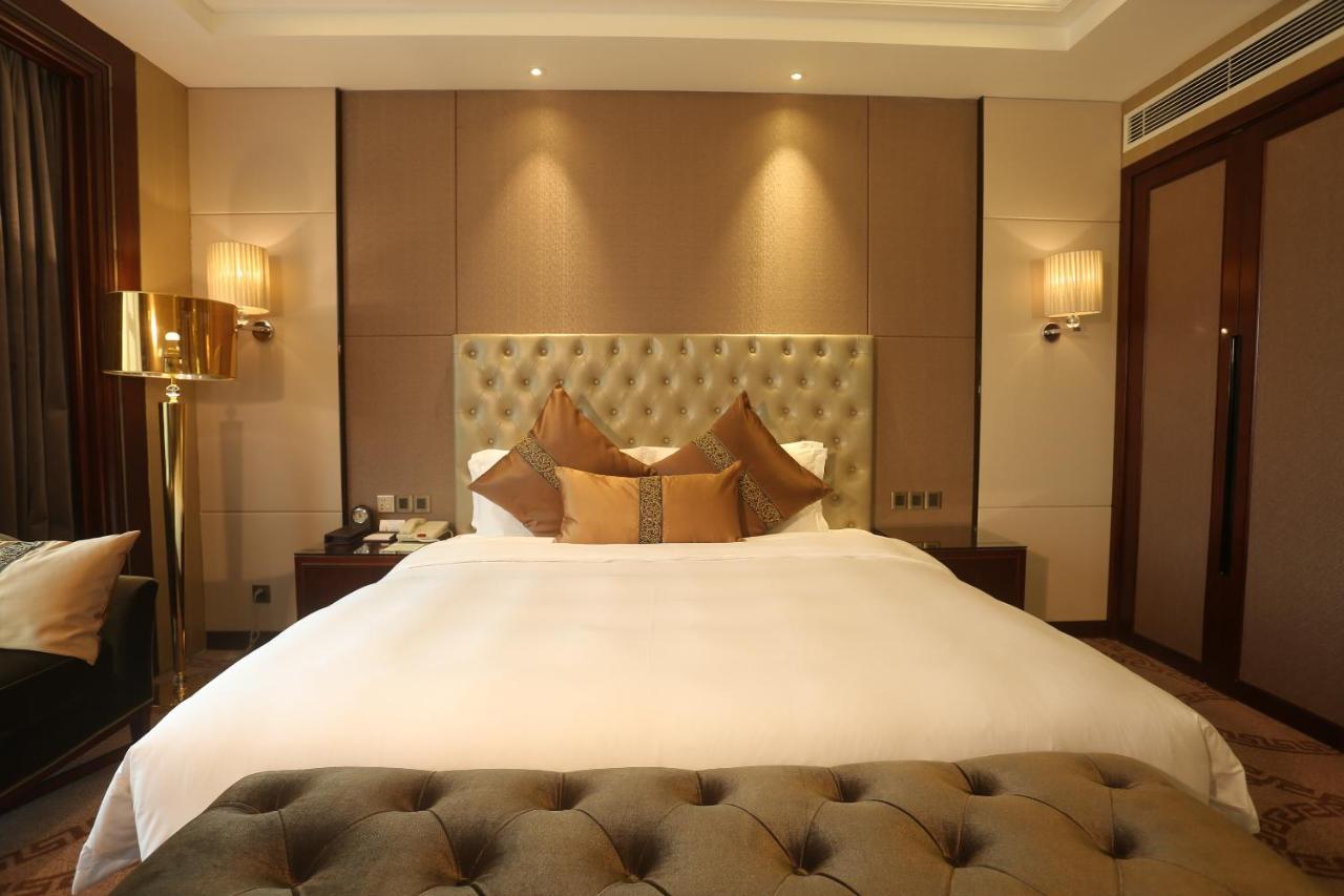 Wyndham Grand Plaza Royale Chenzhou Hotell Exteriör bild