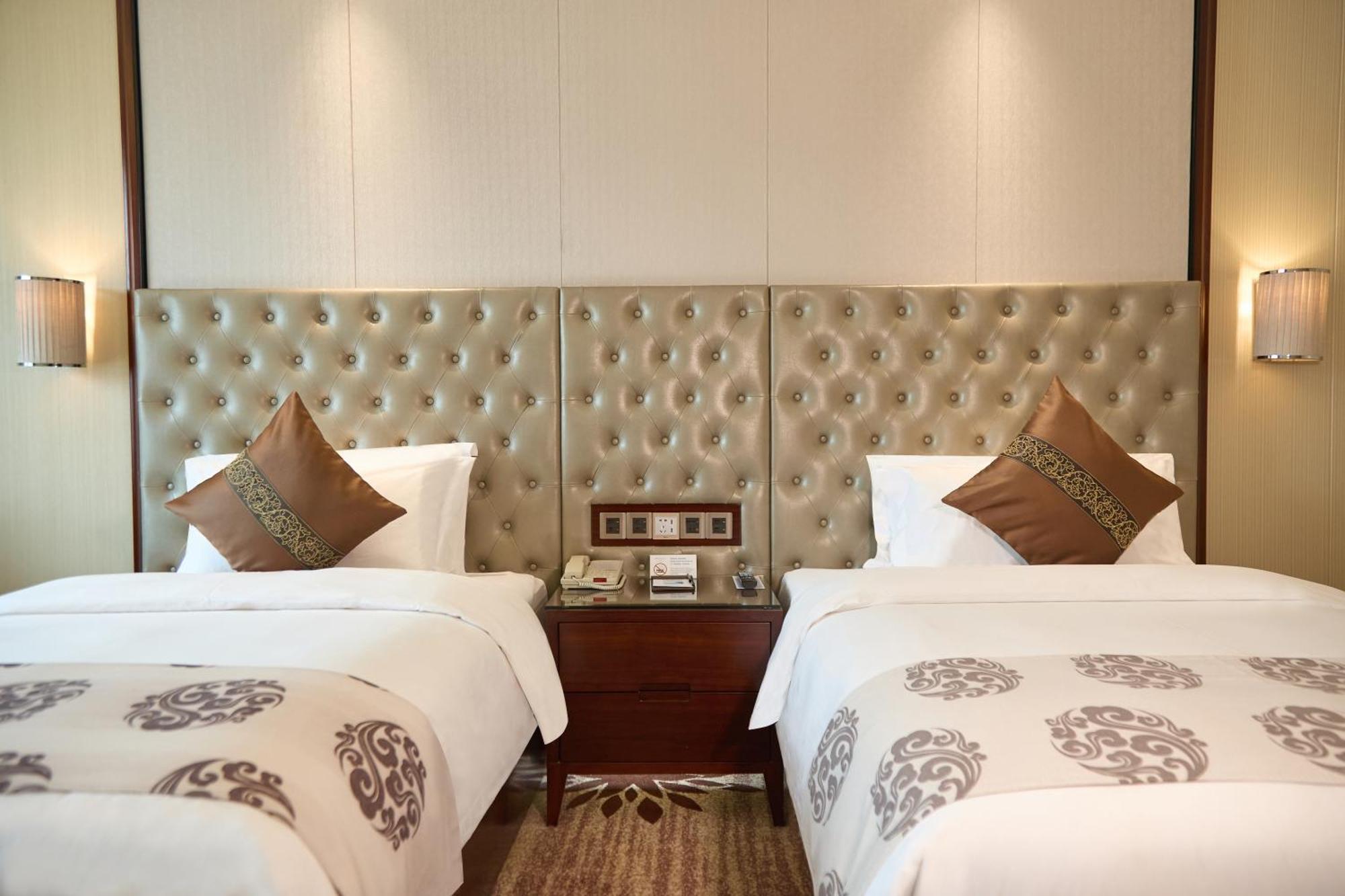 Wyndham Grand Plaza Royale Chenzhou Hotell Exteriör bild